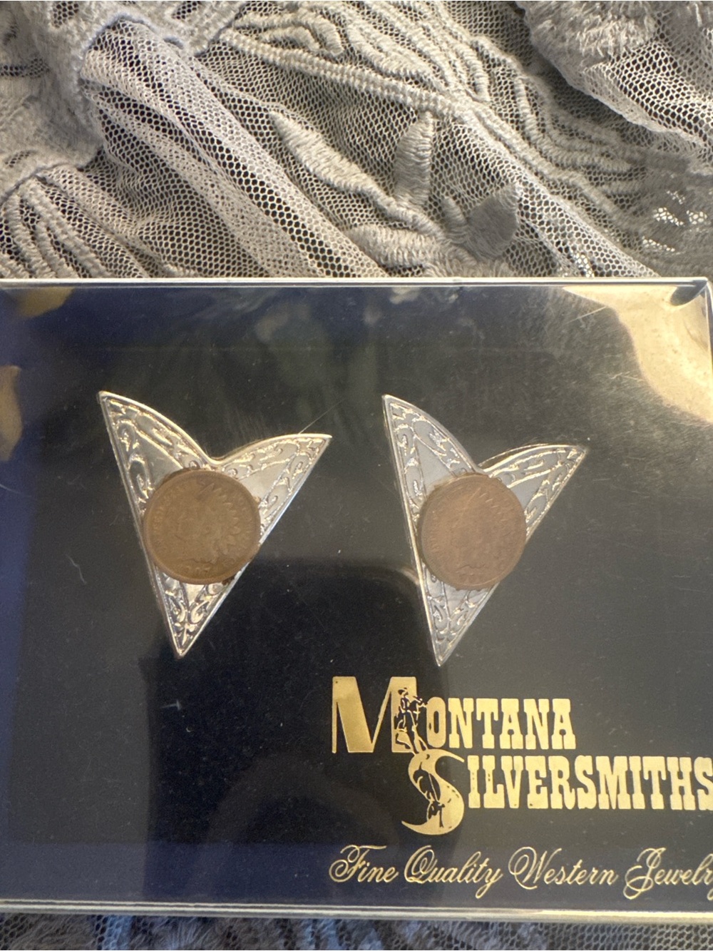 Montana Silversmiths Silver Tone and Coin Collar Tips